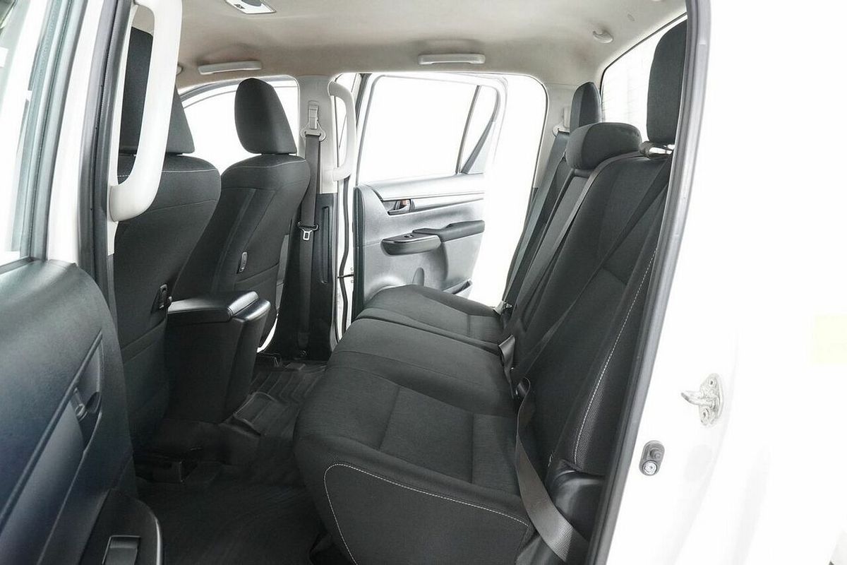 2021 Toyota Hilux SR (4x4) GUN126R Facelift 4X4
