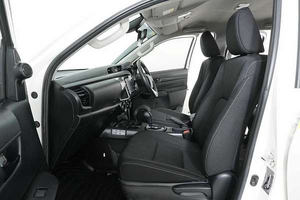 2021 Toyota Hilux SR (4x4) GUN126R Facelift 4X4
