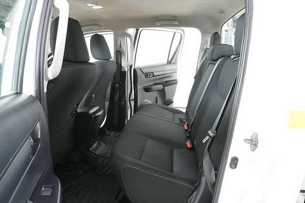 2022 Toyota Hilux SR (4x4) GUN126R 4X4
