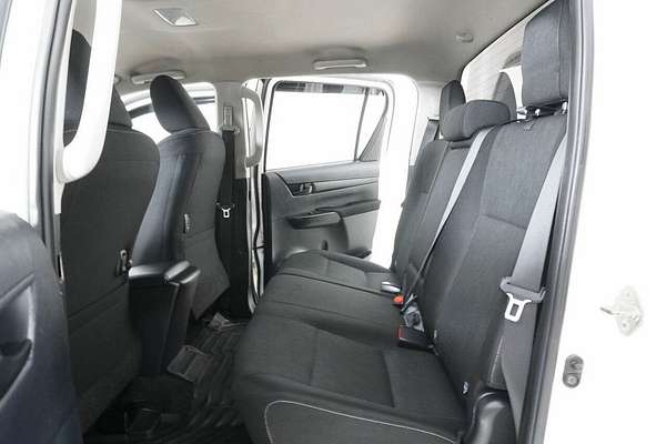 2016 Toyota Hilux SR (4x4) GUN126R 4X4
