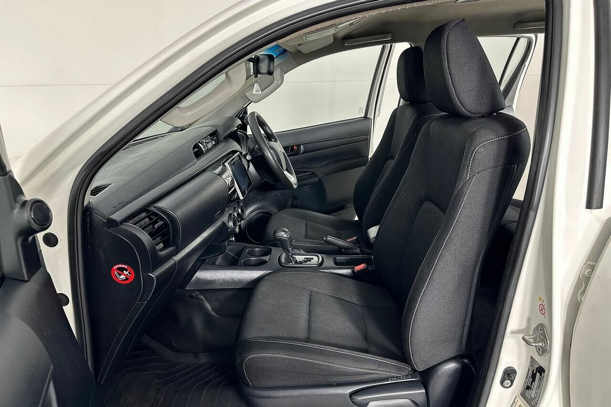2019 Toyota Hilux SR (4x4) GUN126R MY19 4X4