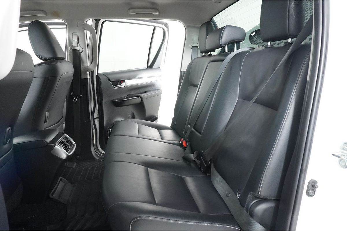 2021 Toyota Hilux SR5 + Premium Interior (4x4) GUN126R 4X4