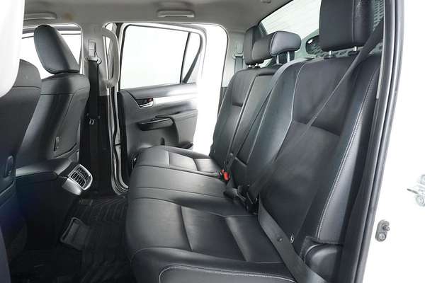 2021 Toyota Hilux SR5 + Premium Interior (4x4) GUN126R 4X4