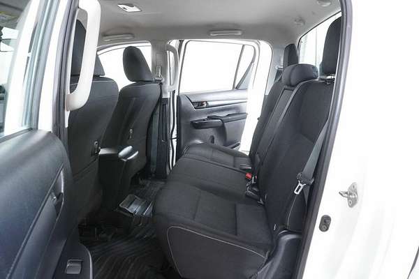 2020 Toyota Hilux SR (4x4) GUN126R Facelift 4X4