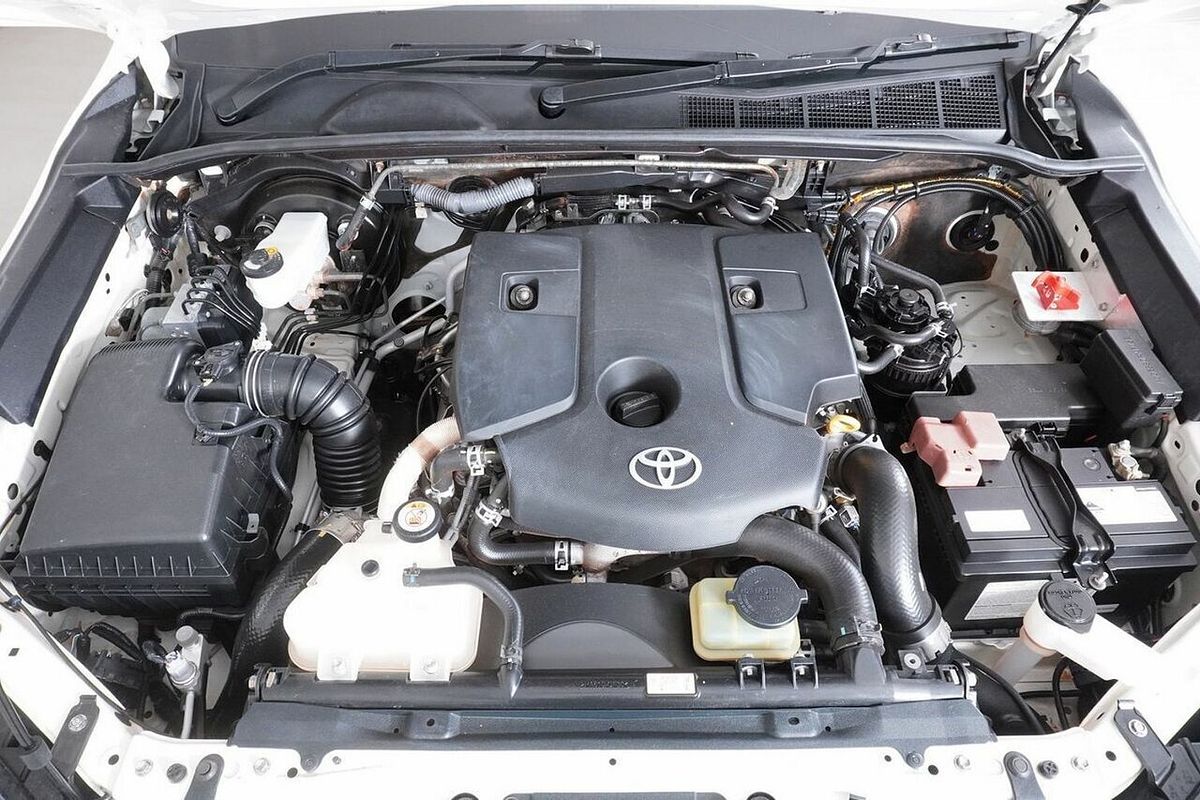 2021 Toyota Hilux SR (4x4) GUN126R Facelift 4X4