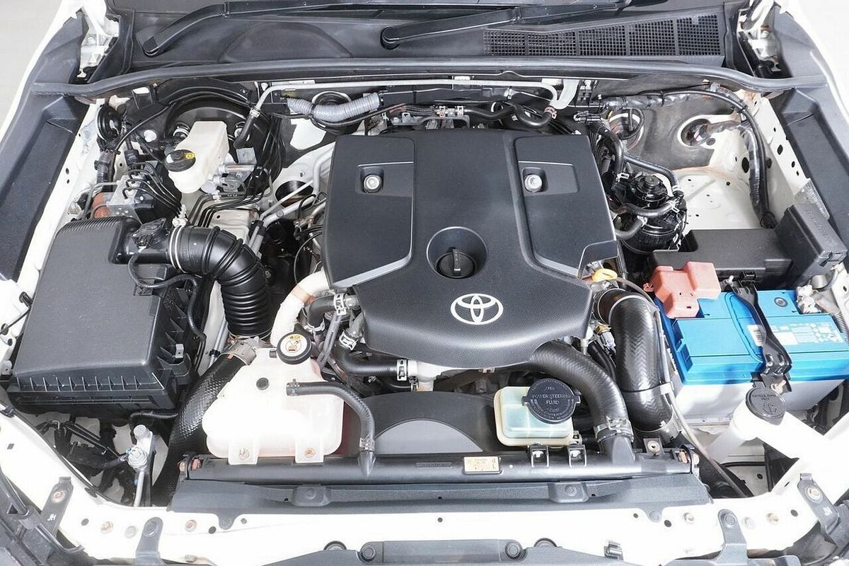2021 Toyota Hilux SR (4x4) GUN126R Facelift 4X4