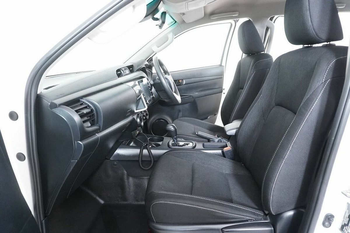 2021 Toyota Hilux SR (4x4) GUN126R Facelift 4X4