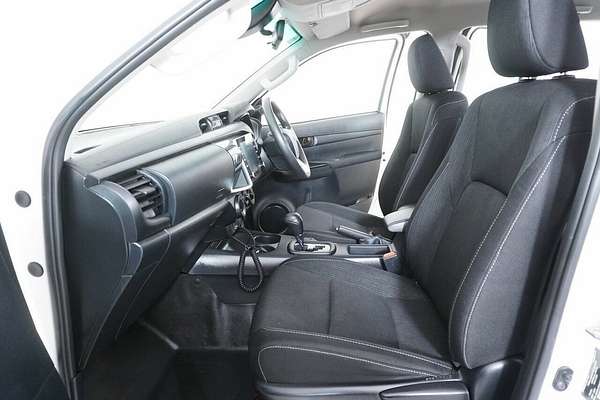 2021 Toyota Hilux SR (4x4) GUN126R Facelift 4X4