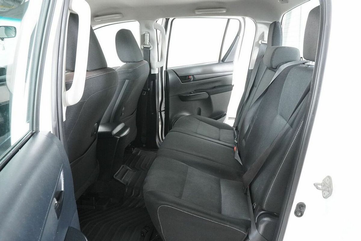 2016 Toyota Hilux SR (4x4) GUN126R 4X4