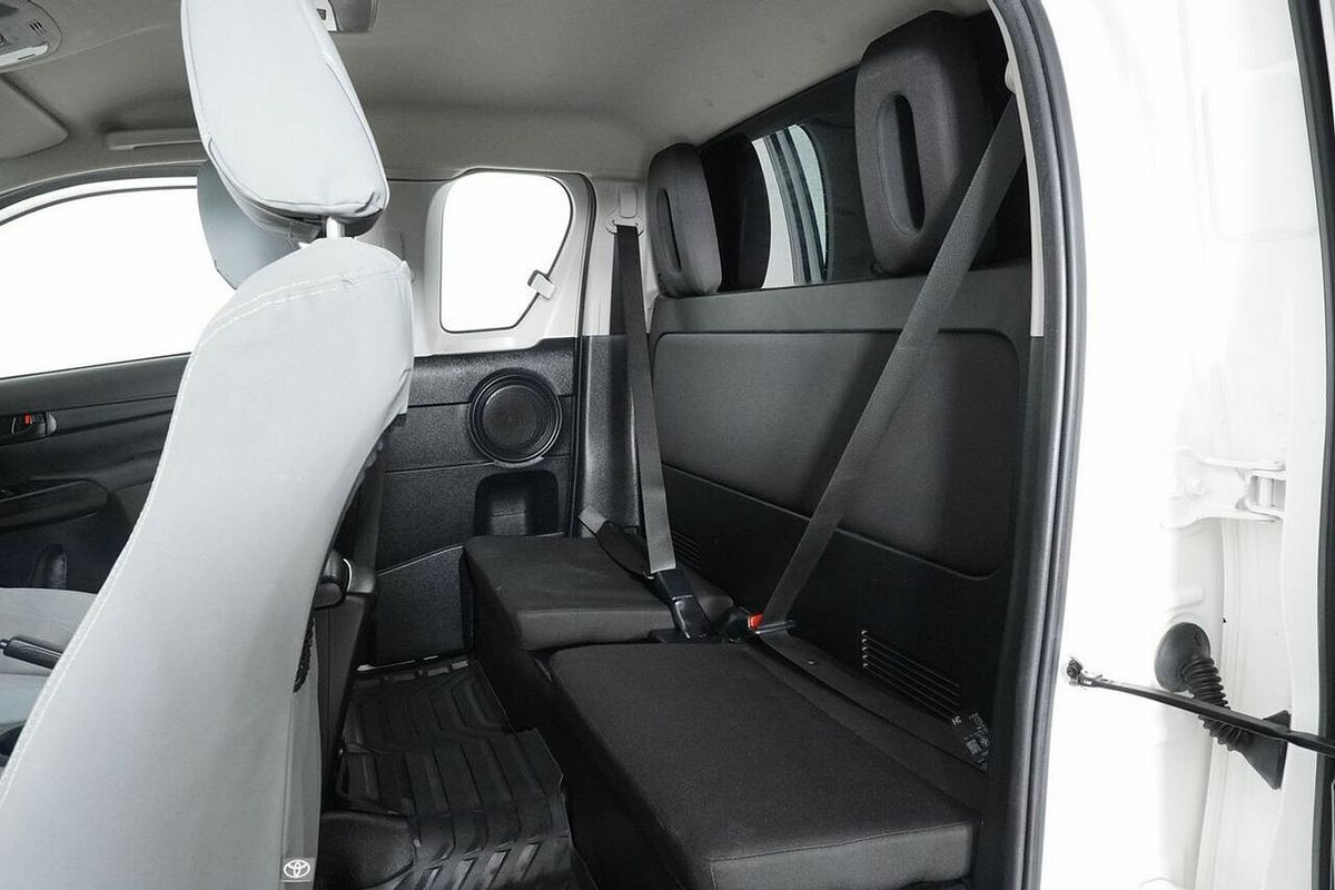 2021 Toyota Hilux SR (4x4) GUN126R Facelift 4X4