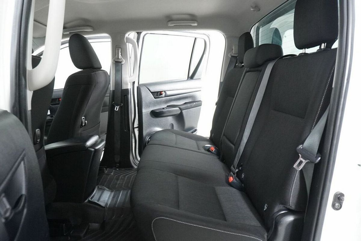 2021 Toyota Hilux SR (4x4) GUN126R Facelift 4X4