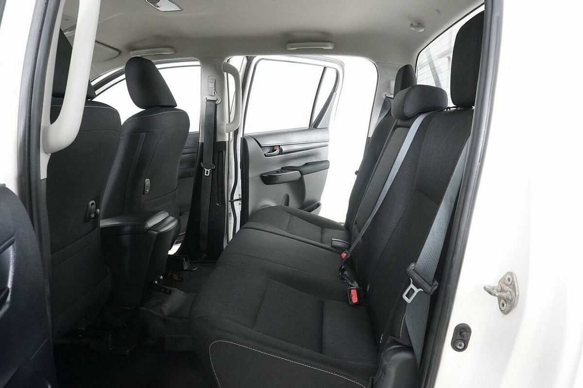 2020 Toyota Hilux SR (4x4) GUN126R Facelift 4X4