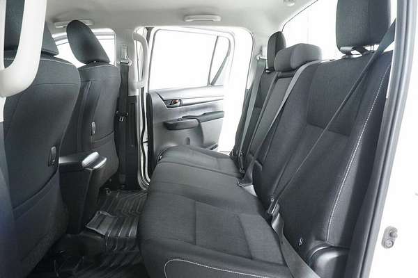 2022 Toyota Hilux SR (4x4) GUN126R 4X4