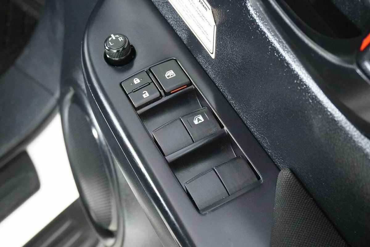 2021 Toyota Hilux SR (4x4) GUN126R Facelift 4X4