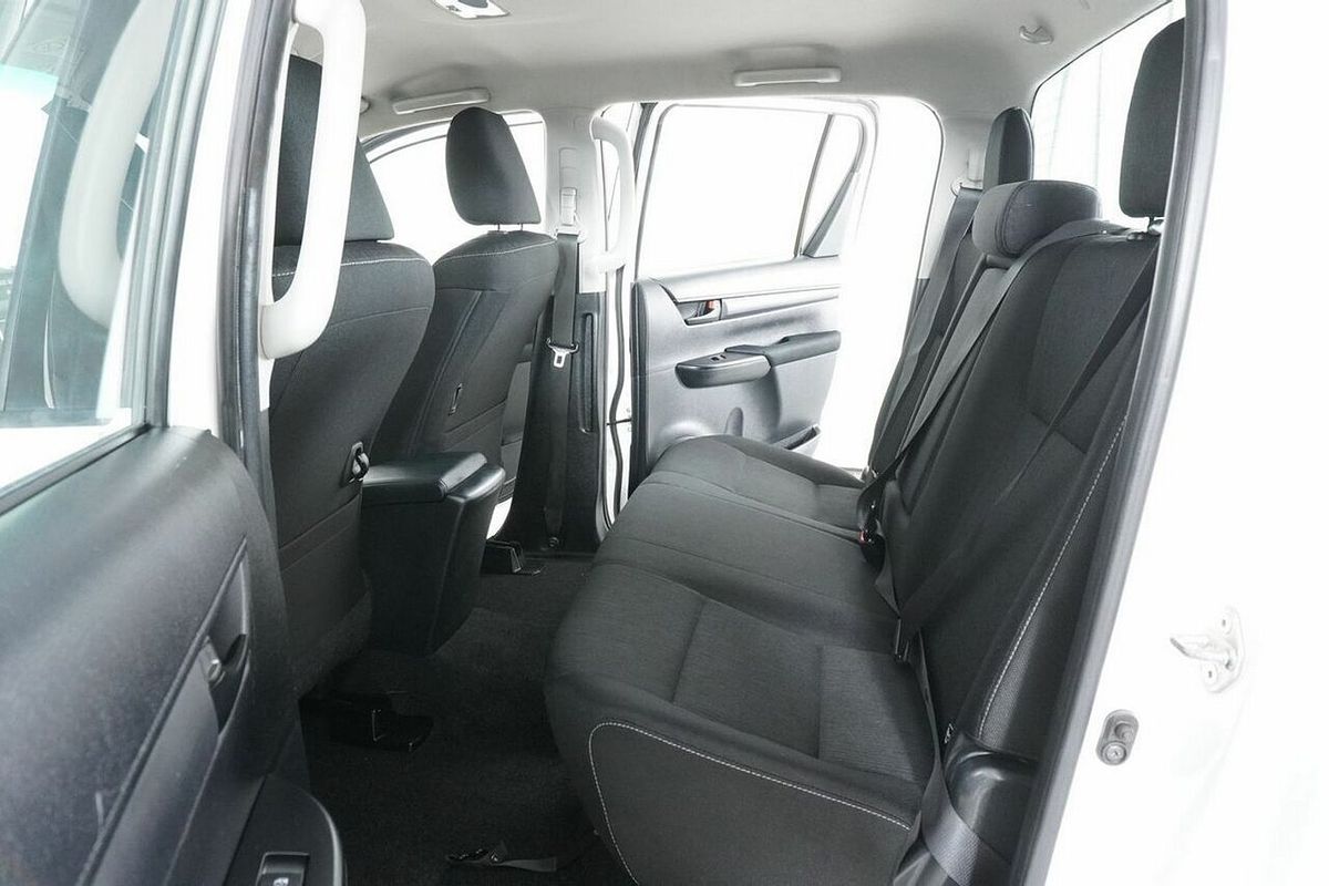 2016 Toyota Hilux SR (4x4) GUN126R 4X4
