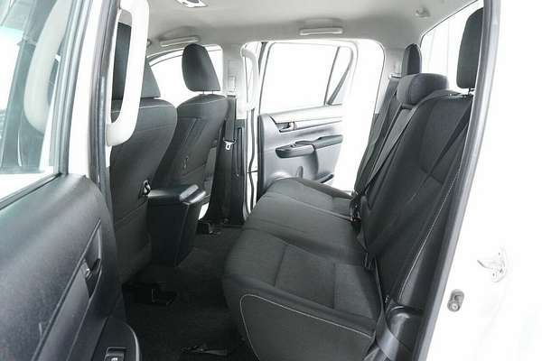 2016 Toyota Hilux SR (4x4) GUN126R 4X4