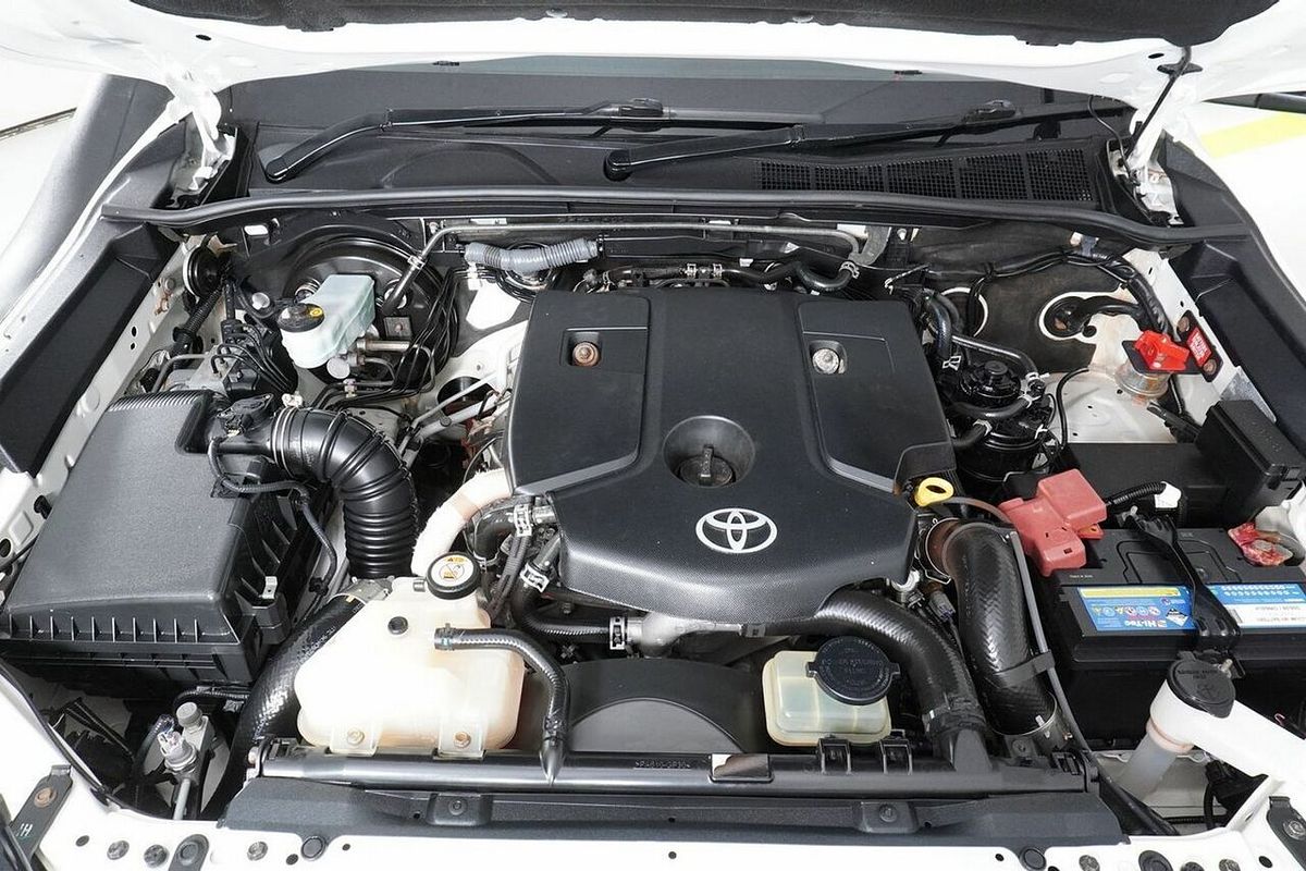 2021 Toyota Hilux SR (4x4) GUN126R Facelift 4X4