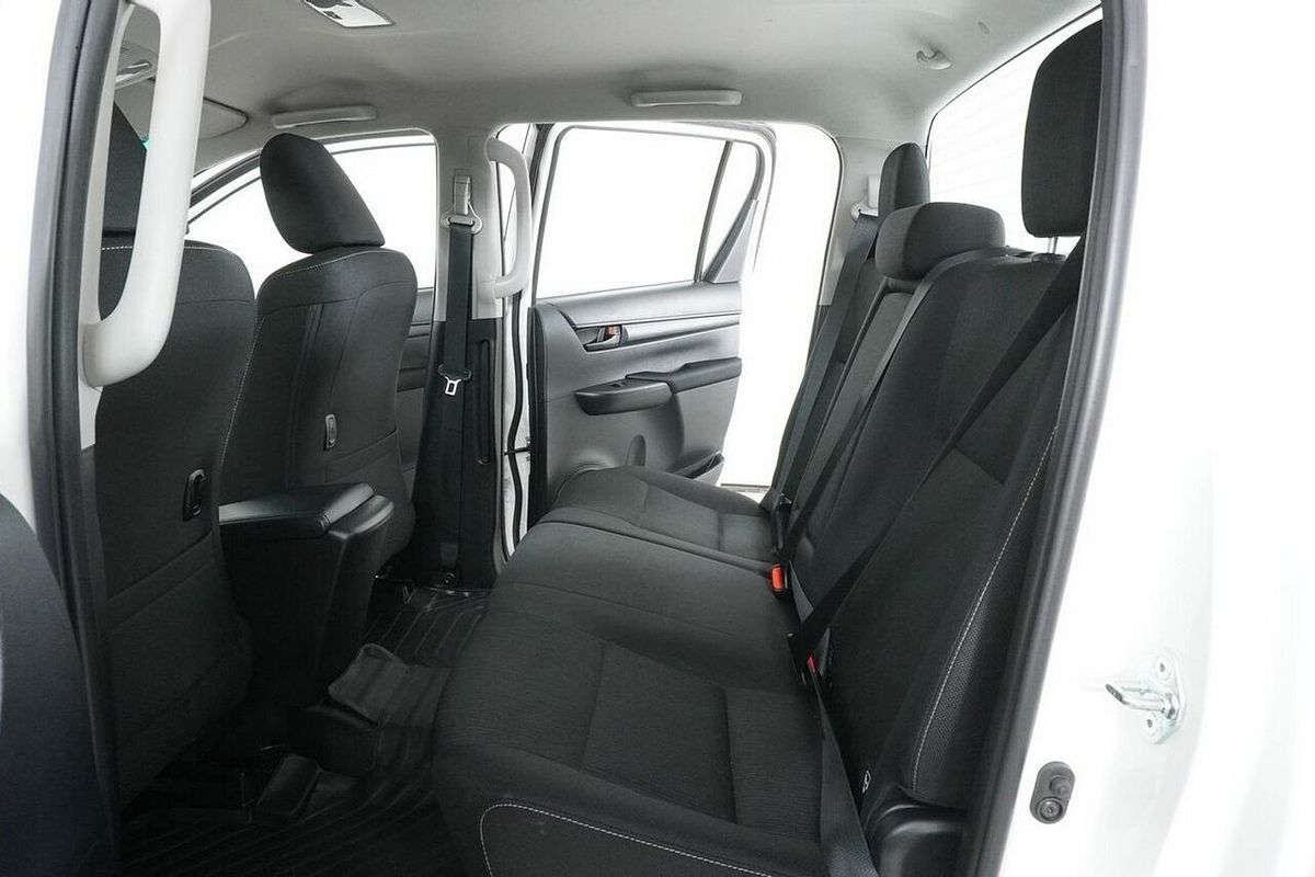 2024 Toyota Hilux SR (4x4) GUN126R 4X4
