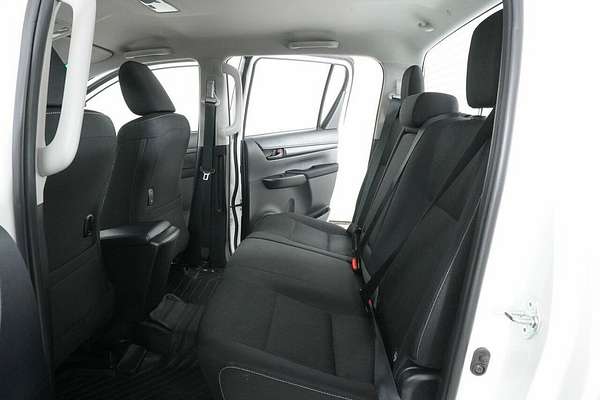 2024 Toyota Hilux SR (4x4) GUN126R 4X4