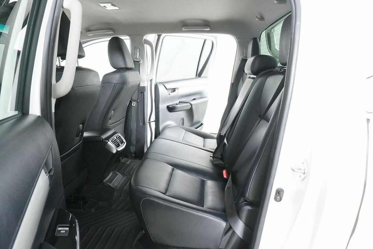 2018 Toyota Hilux SR5 (4x4) GUN126R MY19 4X4