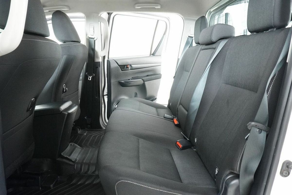 2024 Toyota Hilux SR (4x4) GUN126R 4X4