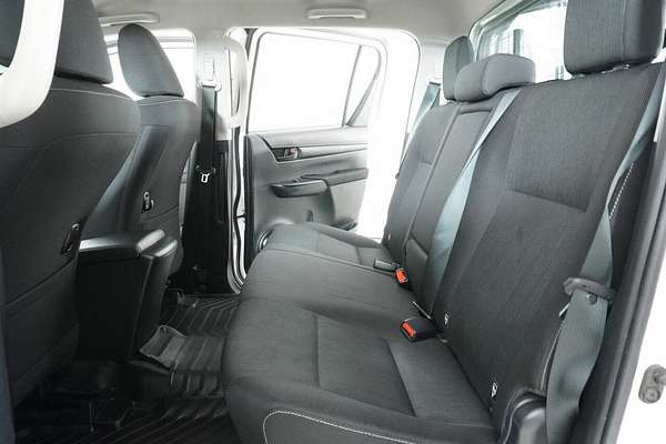 2024 Toyota Hilux SR (4x4) GUN126R 4X4