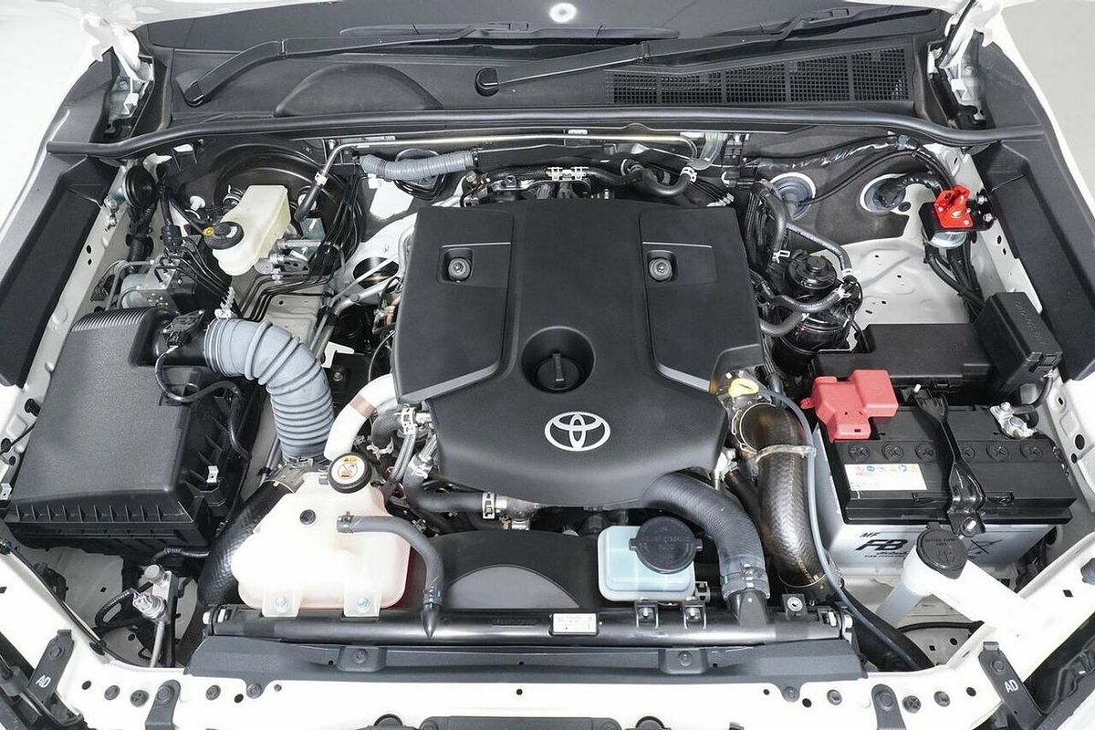 2024 Toyota Hilux SR (4x4) GUN126R 4X4