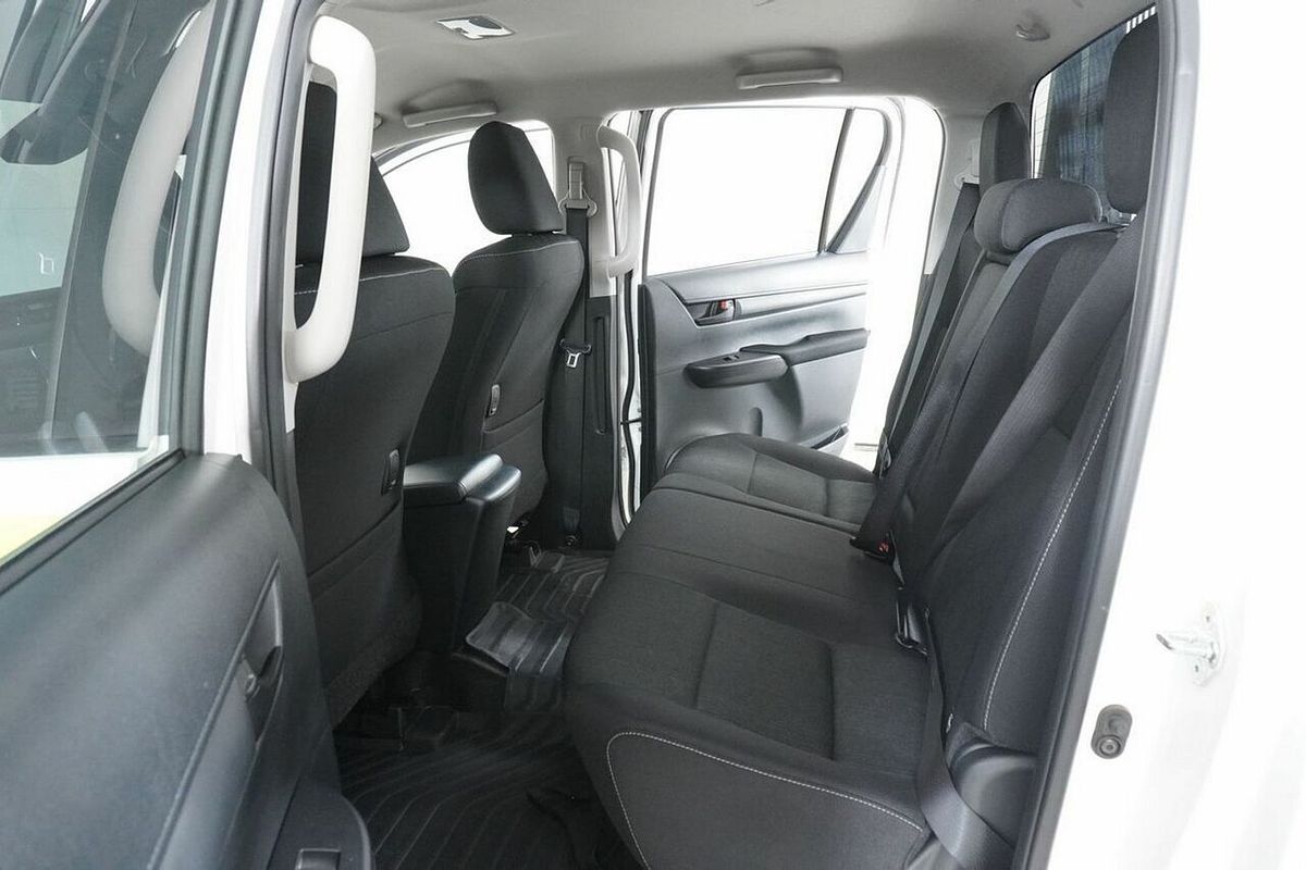 2023 Toyota Hilux SR (4x4) GUN126R 4X4