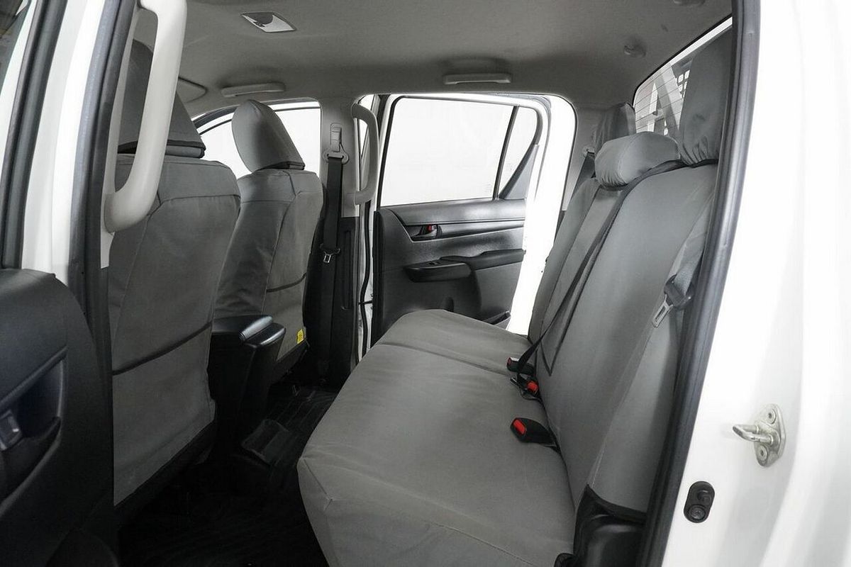 2021 Toyota Hilux SR (4x4) GUN126R Facelift 4X4
