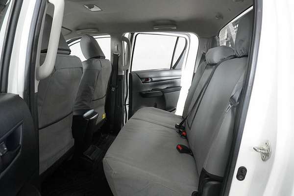 2021 Toyota Hilux SR (4x4) GUN126R Facelift 4X4