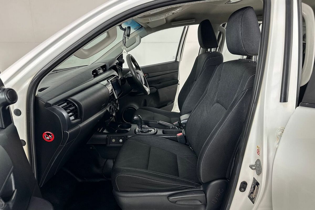 2019 Toyota Hilux SR (4x4) GUN126R MY19 4X4