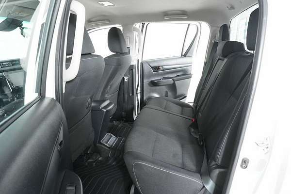 2024 Toyota Hilux SR (4x4) GUN126R 4X4
