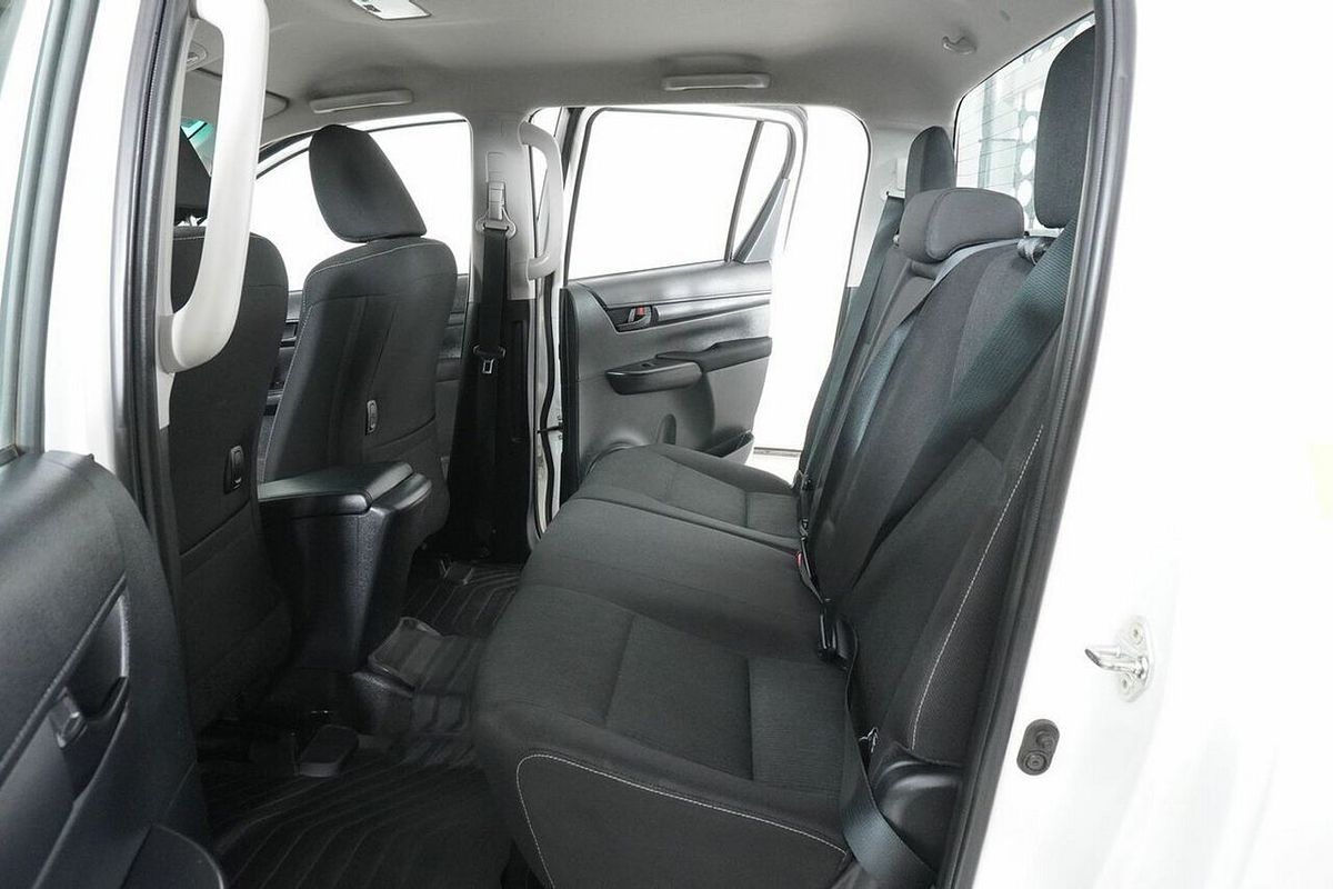 2024 Toyota Hilux SR (4x4) GUN126R 4X4