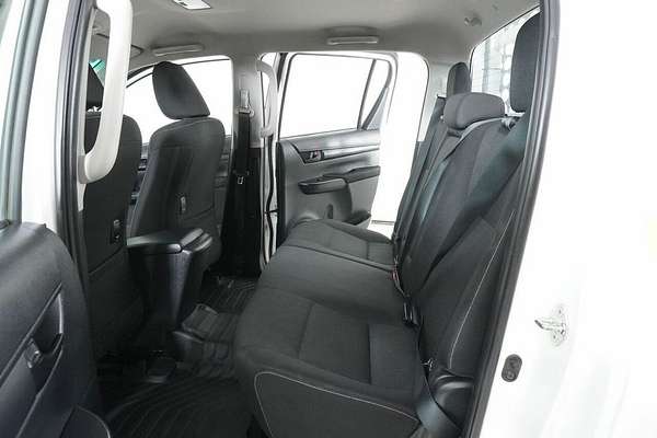 2024 Toyota Hilux SR (4x4) GUN126R 4X4