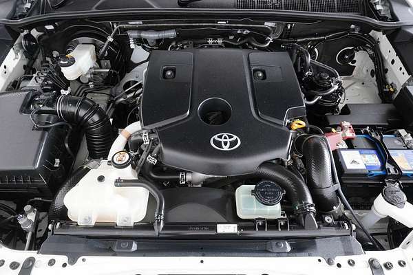 2020 Toyota Hilux SR (4x4) GUN126R Facelift 4X4