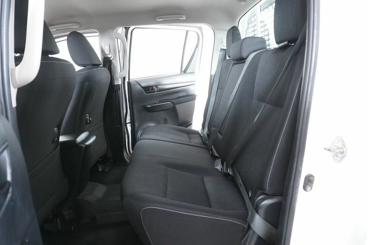 2021 Toyota Hilux SR (4x4) GUN126R Facelift 4X4