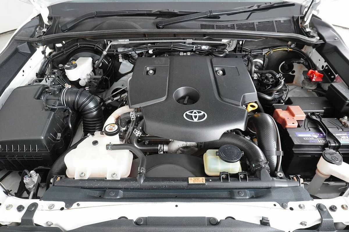 2020 Toyota Hilux SR (4x4) GUN126R Facelift 4X4