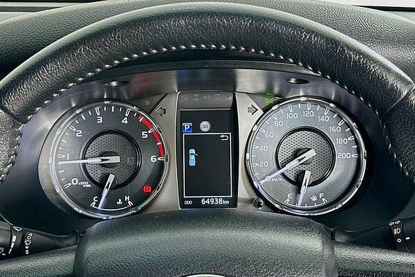 2021 Toyota Hilux SR5 (4x4) GUN126R Facelift 4X4