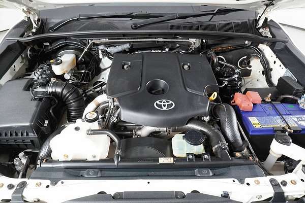 2020 Toyota Hilux SR (4x4) GUN126R Facelift 4X4