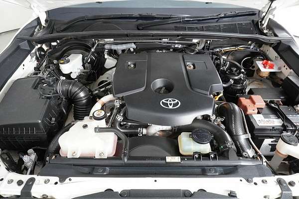 2020 Toyota Hilux SR (4x4) GUN126R Facelift 4X4