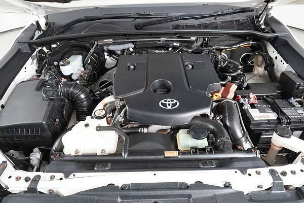 2020 Toyota Hilux SR (4x4) GUN126R Facelift 4X4