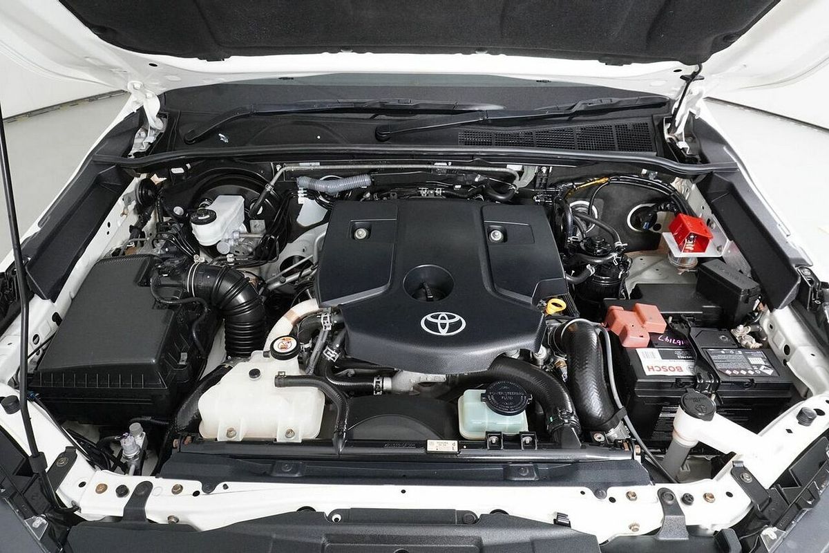 2021 Toyota Hilux SR (4x4) GUN126R Facelift 4X4