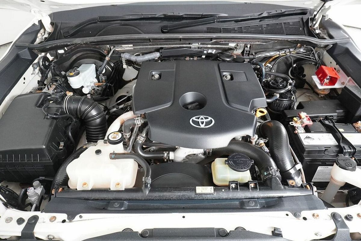 2020 Toyota Hilux SR (4x4) GUN126R Facelift 4X4