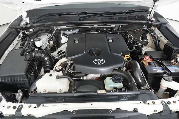 2020 Toyota Hilux SR (4x4) GUN126R Facelift 4X4