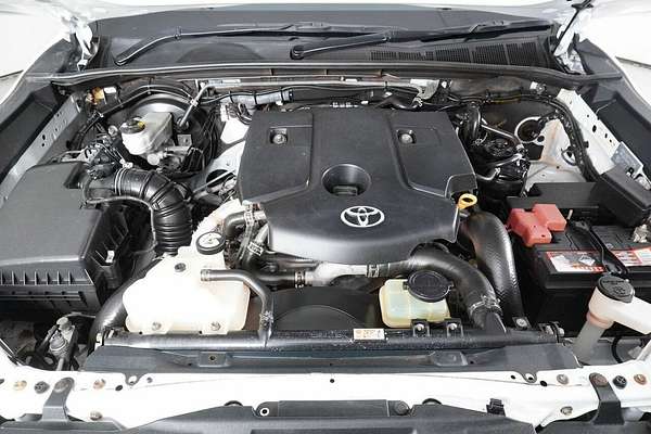 2020 Toyota Hilux SR (4x4) GUN126R Facelift 4X4