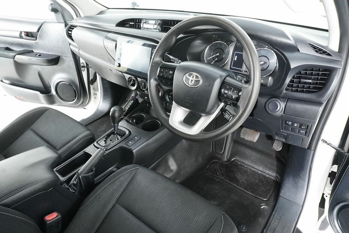 2021 Toyota Hilux SR (4x4) GUN126R Facelift 4X4