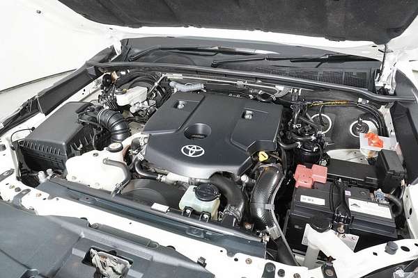2021 Toyota Hilux SR (4x4) GUN126R Facelift 4X4