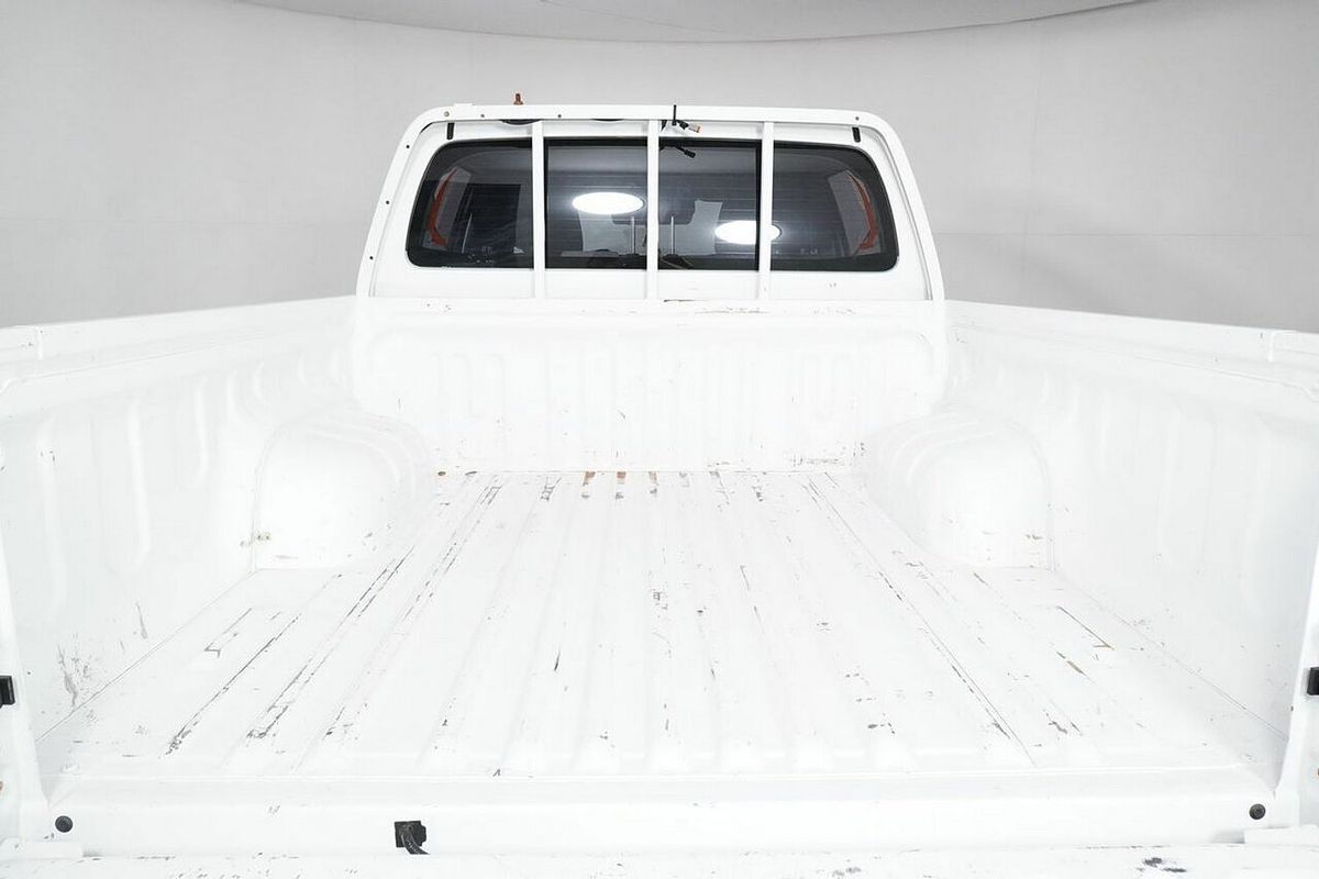 2015 Toyota Hilux SR (4x4) GUN126R 4X4