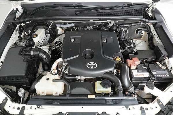 2021 Toyota Hilux SR (4x4) GUN126R Facelift 4X4