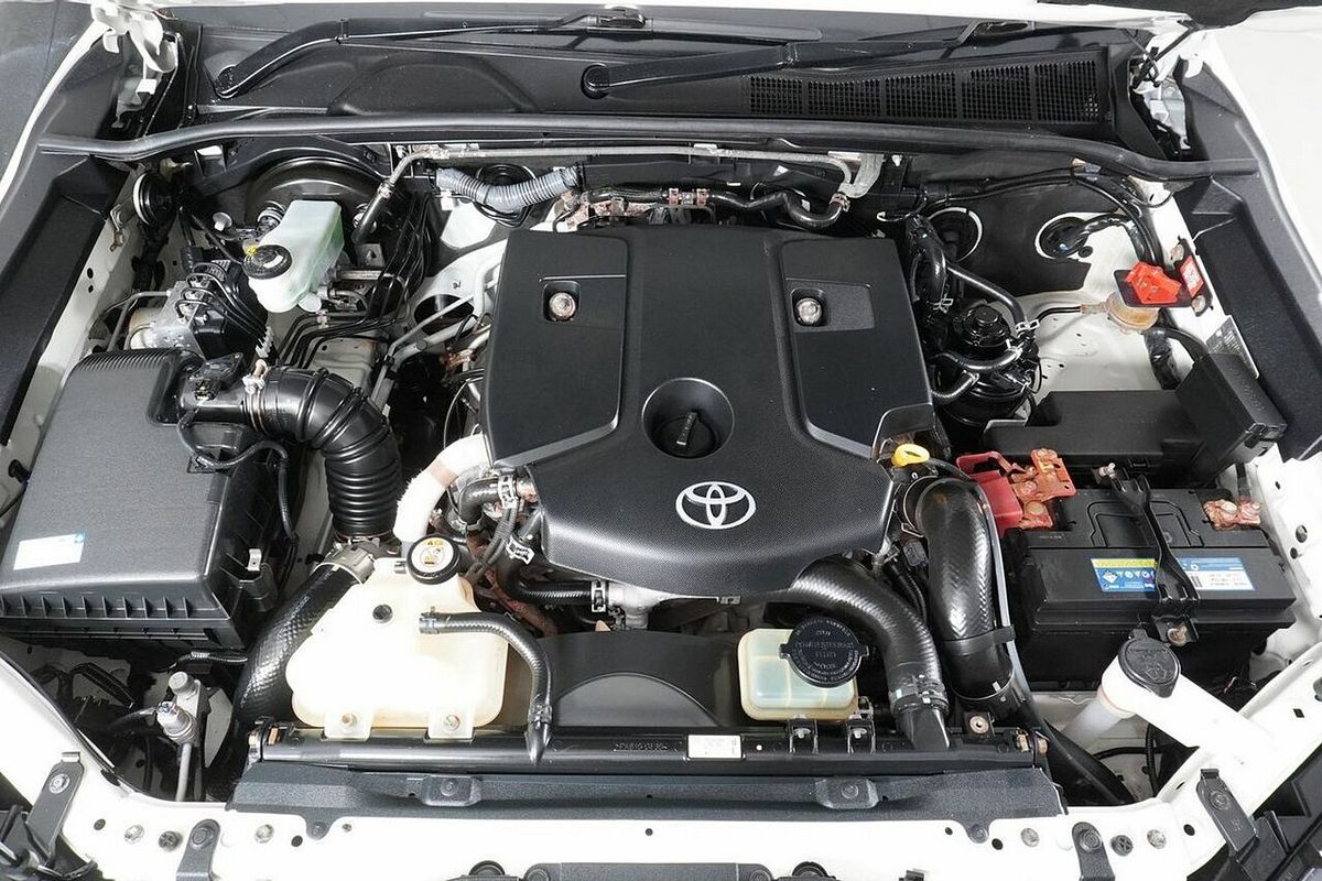 2021 Toyota Hilux SR (4x4) GUN126R Facelift 4X4